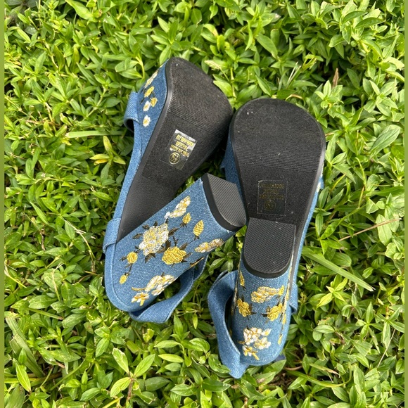 Ladies Jeans Shoes Designed with Yellow White & Hunter Green Flowers Patterns. - Picture 1 of 2